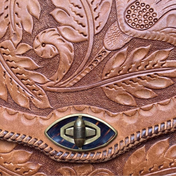 Vintage Hand Tooled Leather Shoulder Bag - Picture 3 of 8